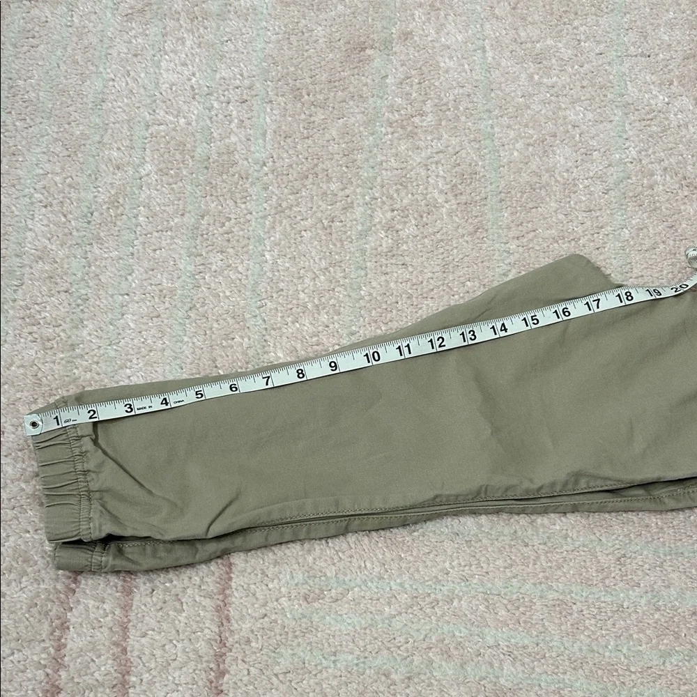 NWT GAP Kids Khaki Elastic Waist Jogger Pants Size Small 6/7 Preppy Neutral